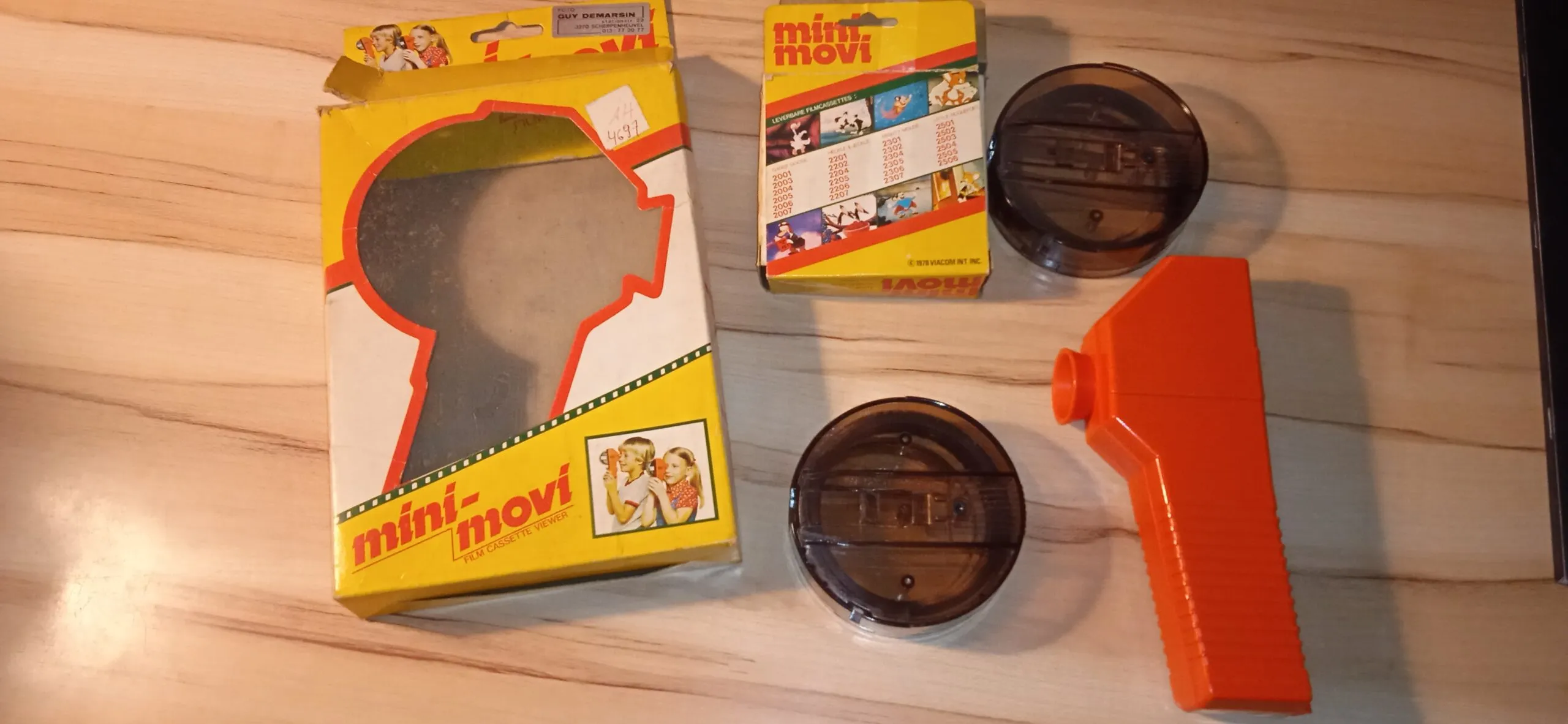 Visionneuse de mini-movi Ideal Toy 1978 — (Pocke-Fix) + 2 films