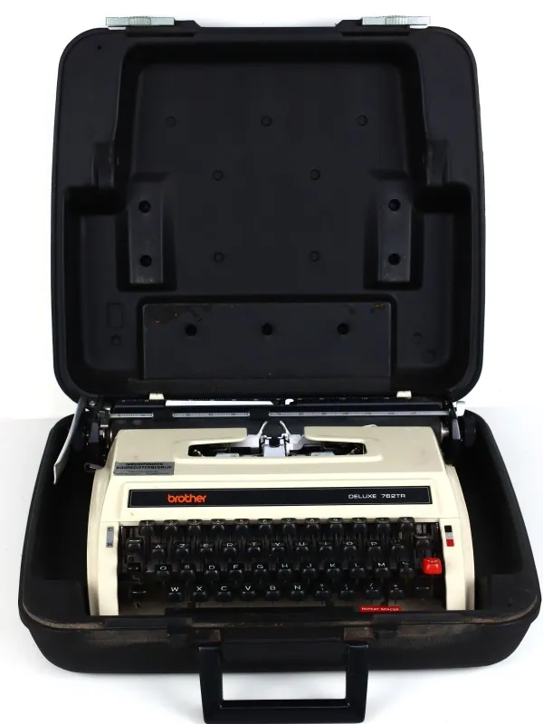 Machine à écrire Brother Deluxe 762TR