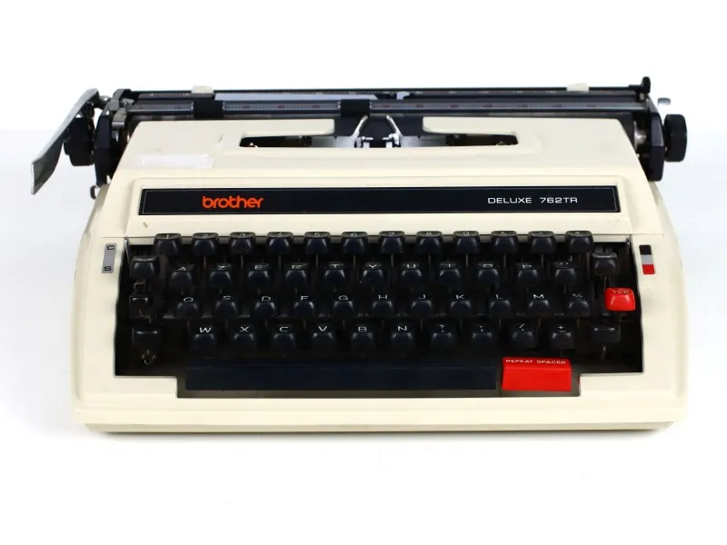 Machine à écrire Brother Deluxe 762TR
