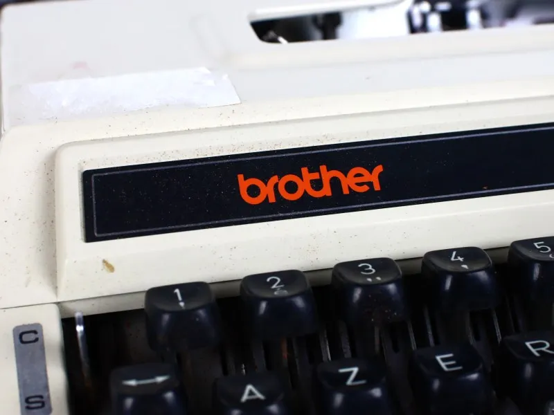 Machine à écrire Brother Deluxe 762TR