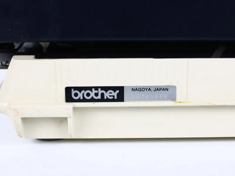 Machine à écrire Brother Deluxe 762TR