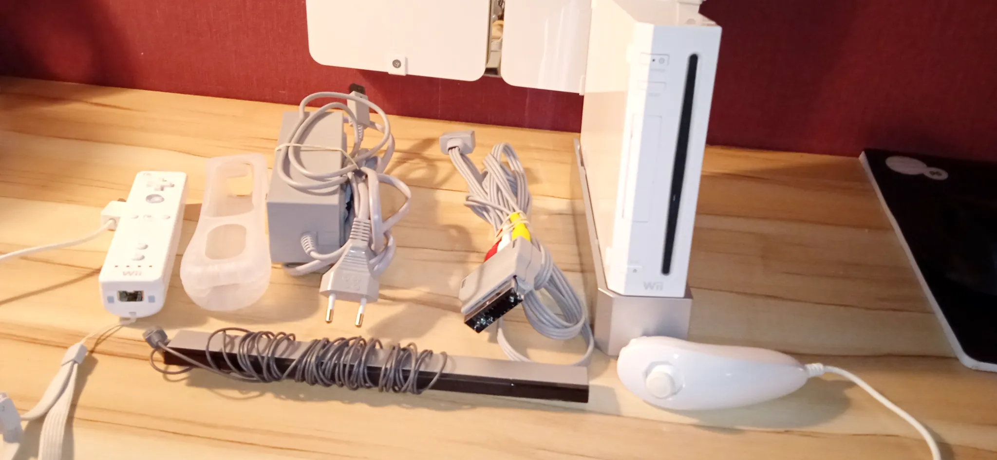 Console Nintendo Wii + 2 manettes + 2 nunchuks + 8 jeux (2)