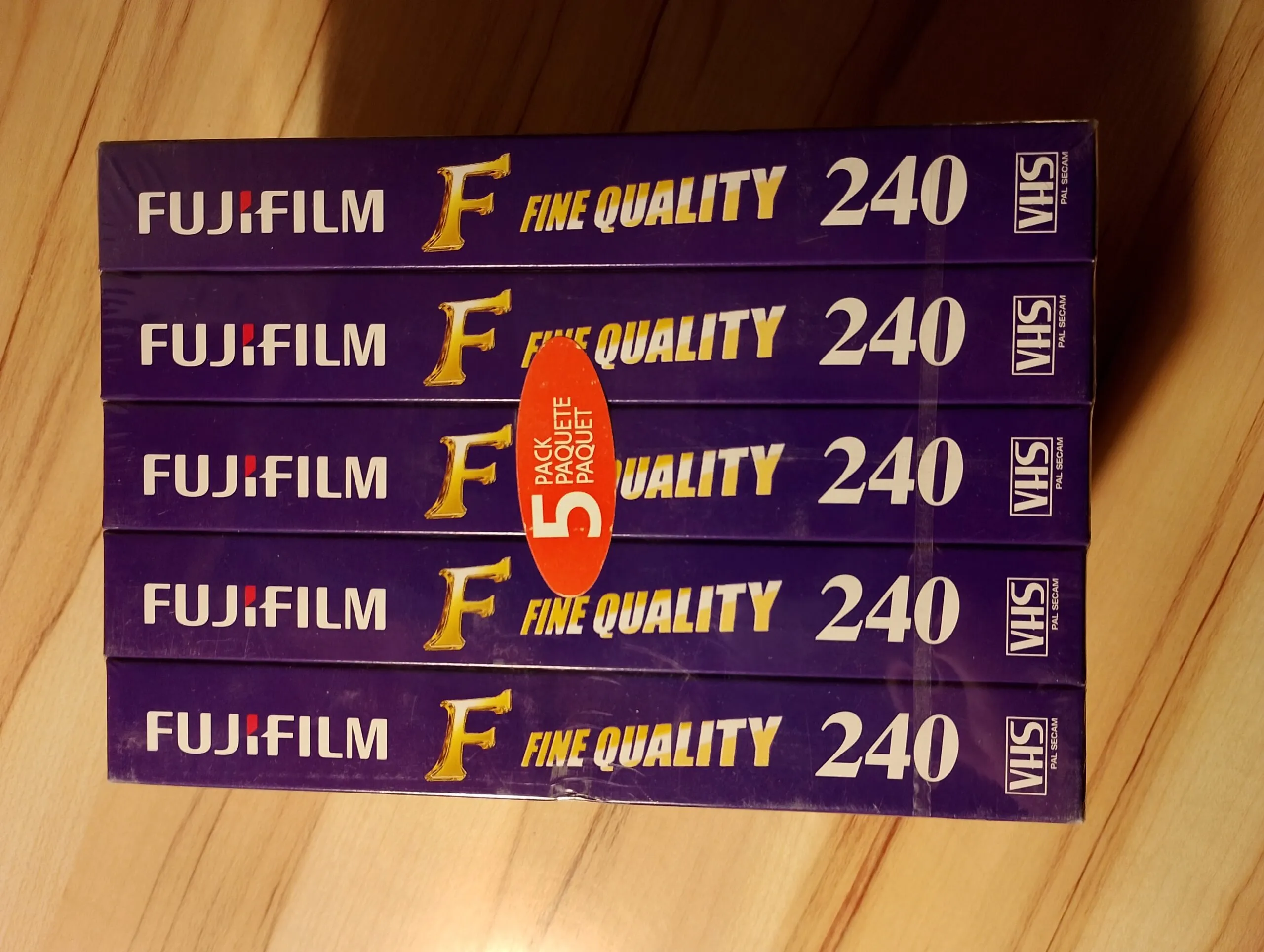 5 cassettes vidéo VHS Fujifilm F 240